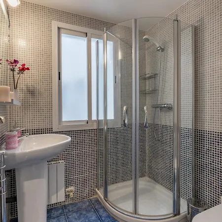 Magnificent In The Albaicin And Sacromonte Parking